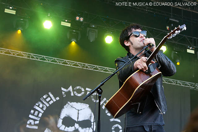 O cabedal negro dos Black Rebel Motorcycle Club no NOS Alive [fotos]