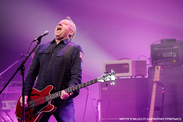 Peter Hook regressa a Portugal em abril