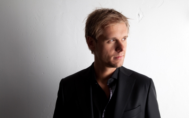 Armin Van Buuren na Marina de Albufeira em agosto