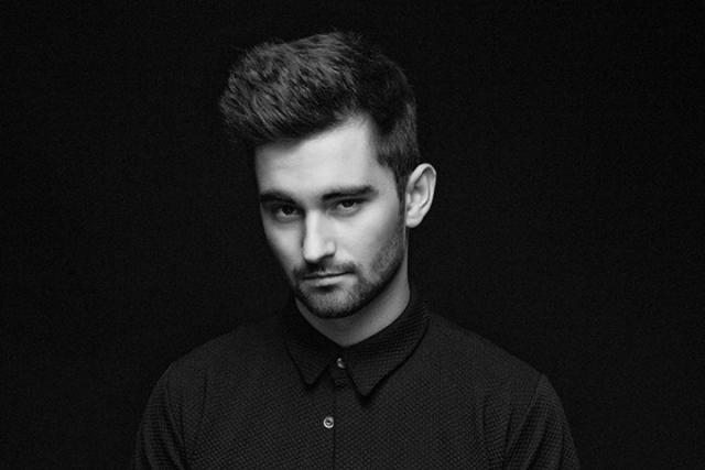 Dyro em entrevista: "Um verdadeiro artista consegue ir buscar inspiração a qualquer coisa" Dyro em entrevista: "Um verdadeiro artista consegue ir buscar inspiração a qualquer coisa"