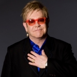 Elton John confirmado no cartaz do MEO Marés Vivas