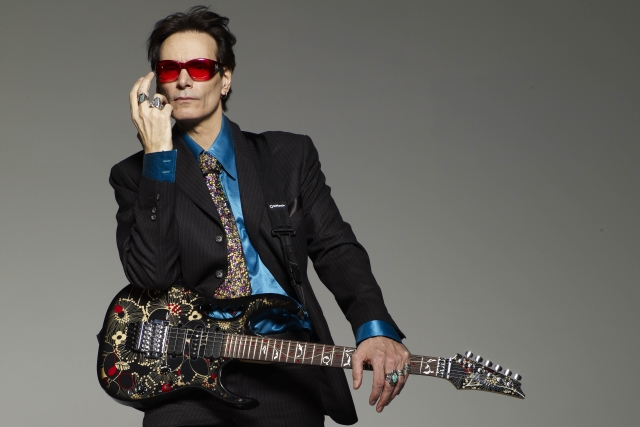 Steve Vai regressa a Portugal em julho