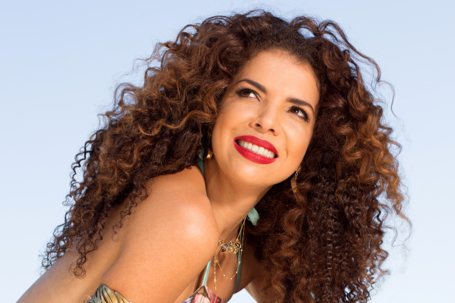 Vanessa da Mata em entrevista: "Eu sou uma poeta que nunca se calou com nada, uma contadora de histórias"