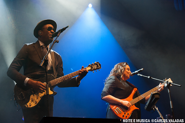  Ana Carolina & Seu Jorge ao vivo na MEO Arena, em Lisboa [fotos + texto]