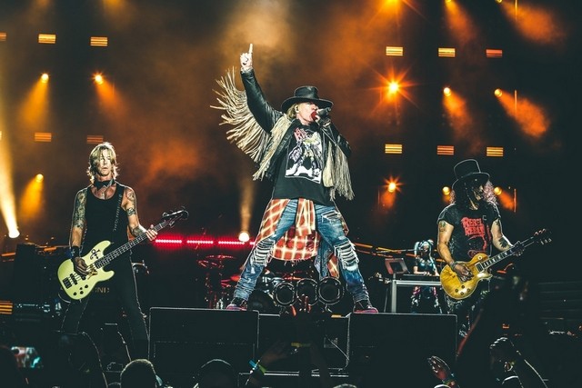 A Máquina está em Portugal, Guns N' Roses atuam hoje em Algés [a antevisão e as informações úteis estão aqui]