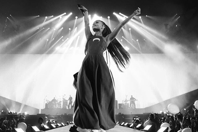 Ariana Grande ao vivo na MEO Arena: The Show Must Go On