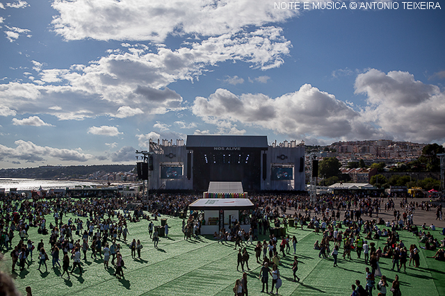 Será que te apanhamos por Algés? Espreita aqui e vê alguns momentos do NOS Alive