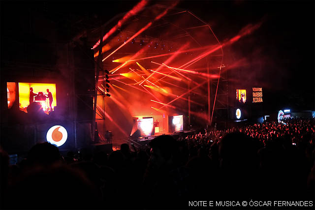 A banda sensação da música eletrónica do momento atuou no Vodafone Paredes de Coura, mas os The Blaze deixaram esperanças de melhoria no futuro