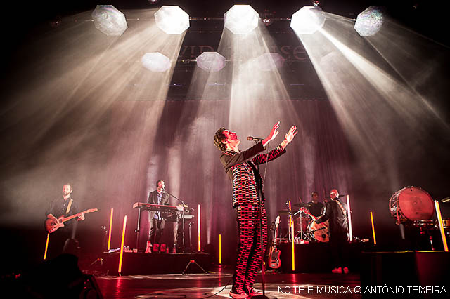 David Fonseca no Coliseu do Porto: 20 anos de bagagem numa viagem Pop Rock