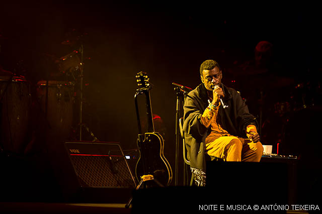 O "Auto da Barca" de Seu Jorge no Coliseu do Porto [fotos + texto]