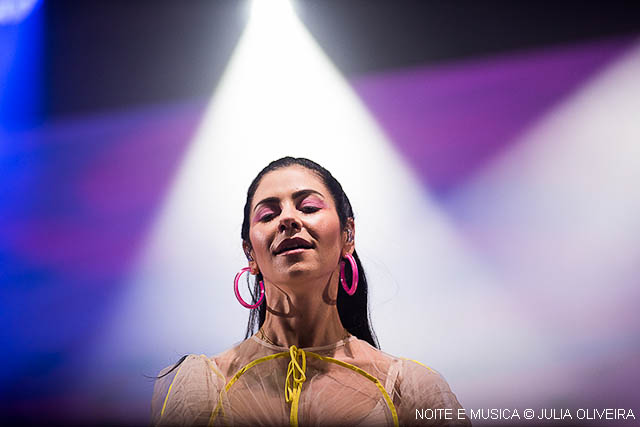 Marina no NOS Alive: Coreografias bonitinhas e muita cor