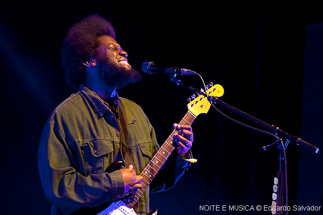 Michael Kiwanuka no Super Bock em Stock: Fenómeno soul para encher o coração e gravar os hits no telemóvel