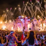 Tiësto, Marshmello, Armin Van Buuren e DJ Snake no festival Electric Daisy Carnival em Portimão