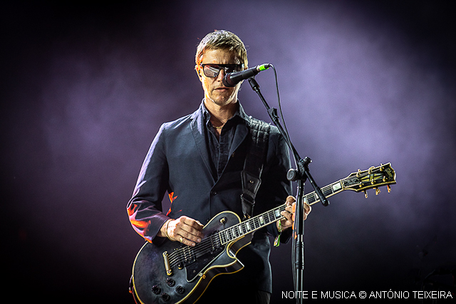 Interpol, Dino D'Santiago e Mallu Magalhães no festival Courage Club, em Guimarães