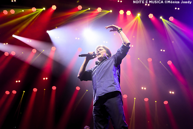 Trovante ao vivo na Super Bock Arena: uma noite a 125 azul Trovante ao vivo na Super Bock Arena: uma noite a 125 azul